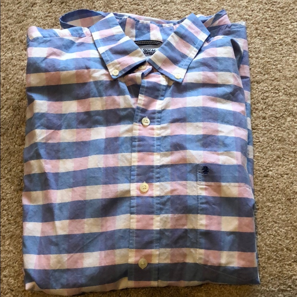 Gently used Izod men’s shirt